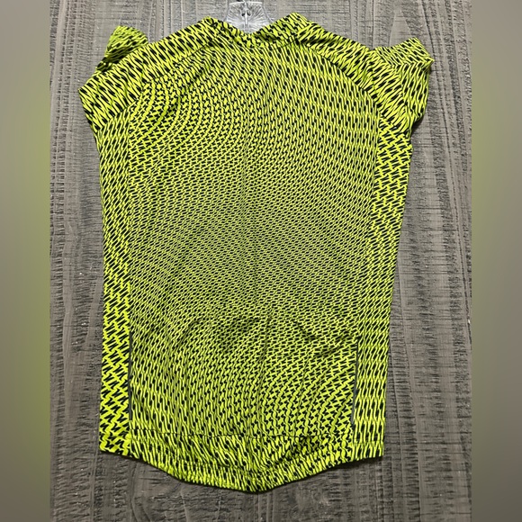 Specialized Yellow and Black Men's Cycling Shirt - Picture 8 of 10